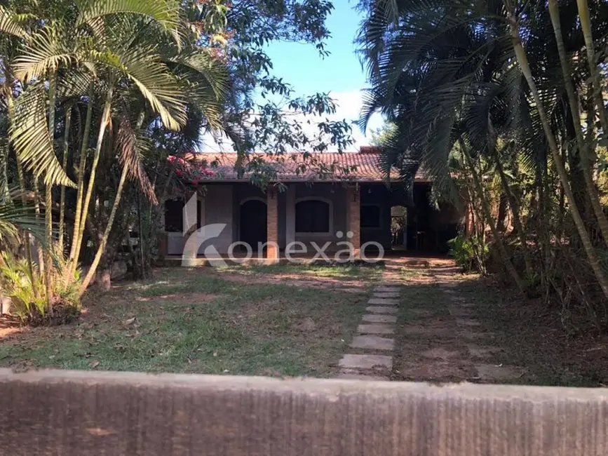 Chácara com 3 quartos à venda, 200m2 em Paraibuna - SP - imagem 1 Foto 1 de Chácara com 3 quartos à venda, 200m2 em Paraibuna - SP