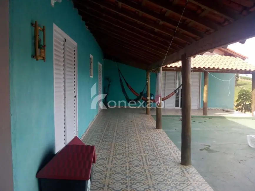 Chácara com 2 quartos à venda, 200m2 em Paraibuna - SP - imagem 3 Foto 3 de Chácara com 2 quartos à venda, 200m2 em Paraibuna - SP