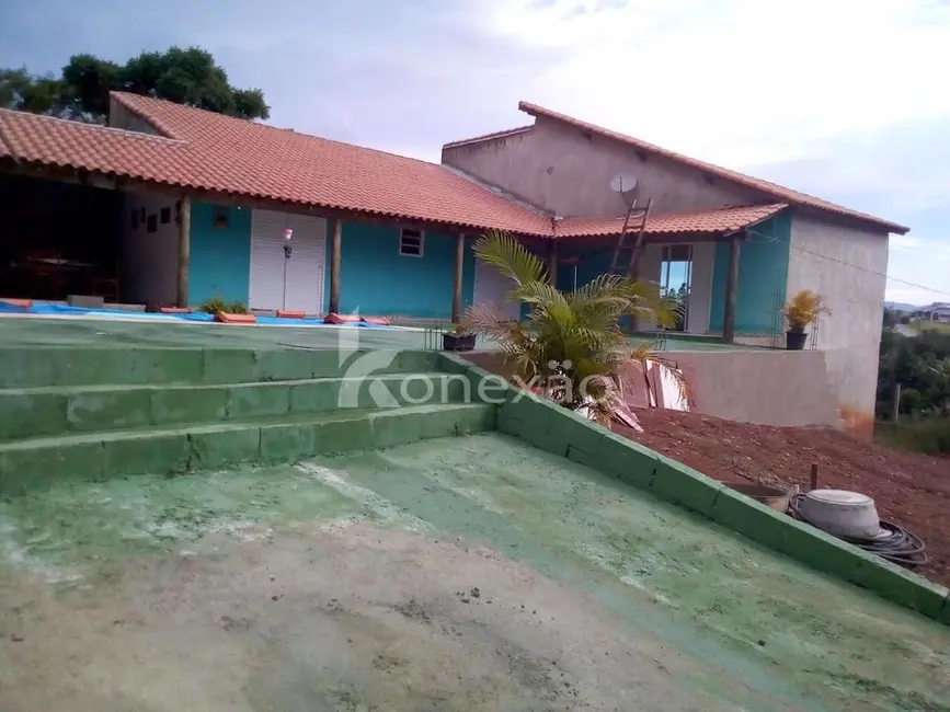 Chácara com 2 quartos à venda, 200m2 em Paraibuna - SP - imagem 1 Foto 1 de Chácara com 2 quartos à venda, 200m2 em Paraibuna - SP