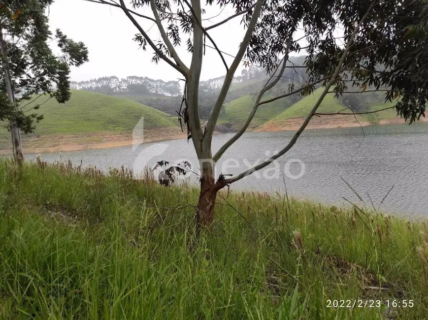 Chácara com 3 quartos à venda, 200m2 em Paraibuna - SP - imagem 1 Foto 1 de Chácara com 3 quartos à venda, 200m2 em Paraibuna - SP