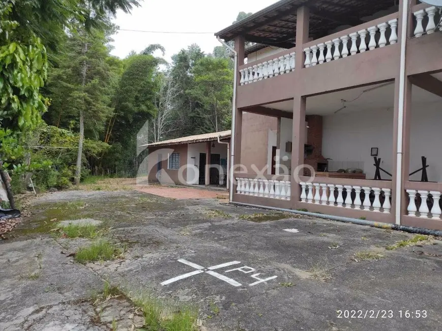 Chácara com 3 quartos à venda, 200m2 em Paraibuna - SP - imagem 2 Foto 2 de Chácara com 3 quartos à venda, 200m2 em Paraibuna - SP