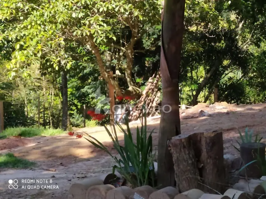 Chácara com 2 quartos à venda, 120m2 em Centro, Paraibuna - SP - imagem 2 Foto 2 de Chácara com 2 quartos à venda, 120m2 em Centro, Paraibuna - SP