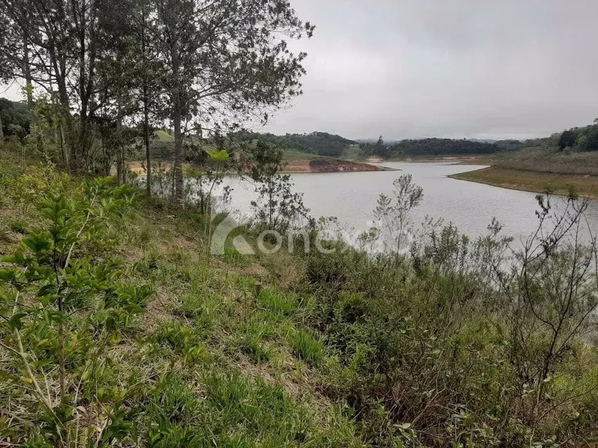 Chácara com 2 quartos à venda, 200m2 em Paraibuna - SP - imagem 5 Foto 5 de Chácara com 2 quartos à venda, 200m2 em Paraibuna - SP