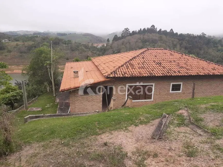 Chácara com 2 quartos à venda, 200m2 em Paraibuna - SP - imagem 2 Foto 2 de Chácara com 2 quartos à venda, 200m2 em Paraibuna - SP
