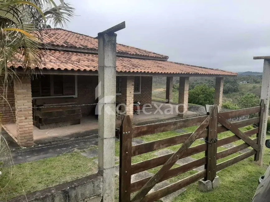 Chácara com 2 quartos à venda, 200m2 em Paraibuna - SP - imagem 1 Foto 1 de Chácara com 2 quartos à venda, 200m2 em Paraibuna - SP