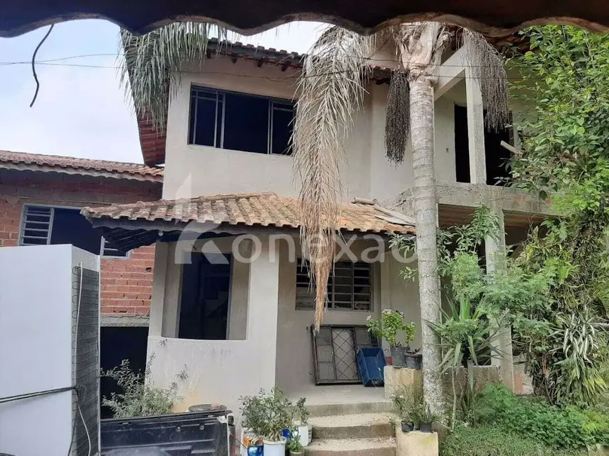 Chácara com 4 quartos à venda, 250m2 em Paraibuna - SP - imagem 1 Foto 1 de Chácara com 4 quartos à venda, 250m2 em Paraibuna - SP