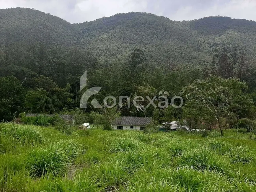 Fazenda / Haras com 3 quartos à venda, 600m2 em Paraibuna - SP - imagem 5 Foto 5 de Fazenda / Haras com 3 quartos à venda, 600m2 em Paraibuna - SP