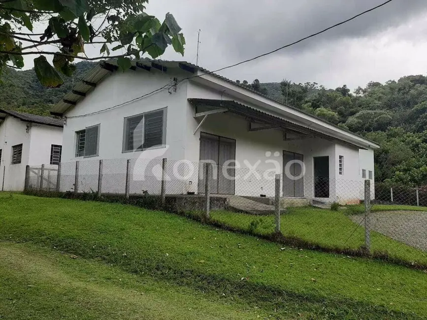 Fazenda / Haras com 3 quartos à venda, 600m2 em Paraibuna - SP - imagem 2 Foto 2 de Fazenda / Haras com 3 quartos à venda, 600m2 em Paraibuna - SP