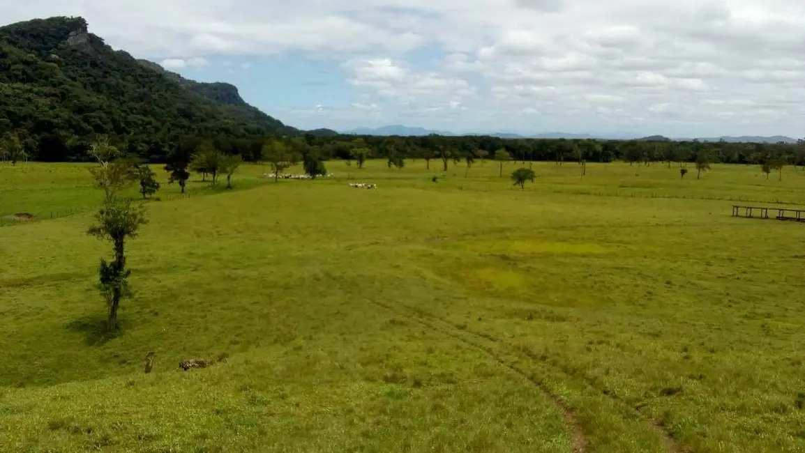 Foto 2 de Fazenda / Haras com 1 quarto à venda, 90m2 em Oliveira Barros, Miracatu - SP