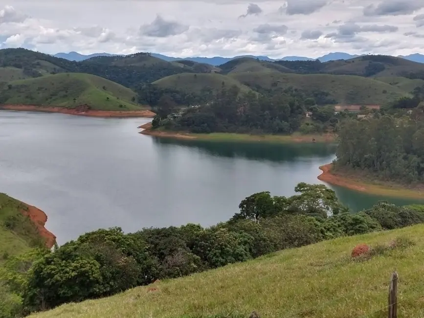 Sítio / Rancho com 8 quartos à venda, 300m2 em Sao Jose Dos Campos - SP - imagem 5 Foto 5 de Sítio / Rancho com 8 quartos à venda, 300m2 em Sao Jose Dos Campos - SP