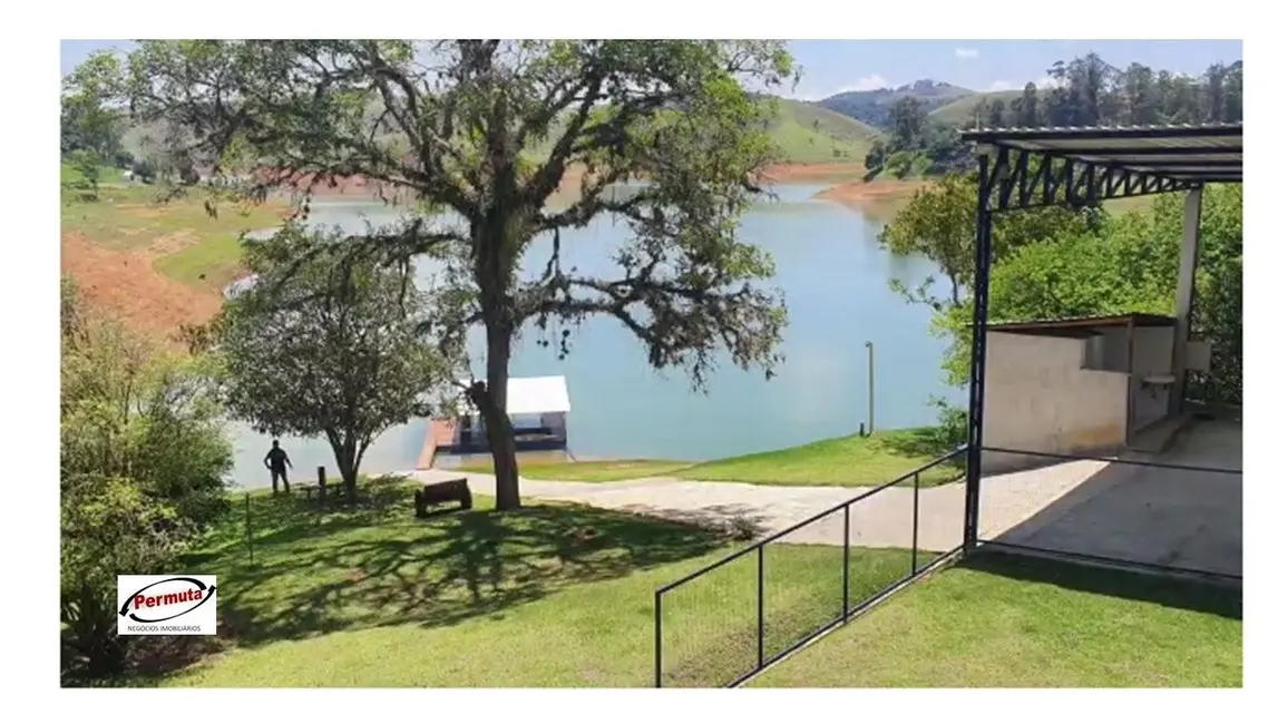 Sítio / Rancho com 8 quartos à venda, 300m2 em Sao Jose Dos Campos - SP - imagem 1 Foto 1 de Sítio / Rancho com 8 quartos à venda, 300m2 em Sao Jose Dos Campos - SP