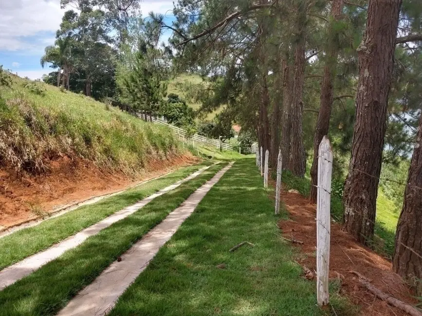 Sítio / Rancho com 8 quartos à venda, 300m2 em Sao Jose Dos Campos - SP - imagem 9 Foto 9 de Sítio / Rancho com 8 quartos à venda, 300m2 em Sao Jose Dos Campos - SP