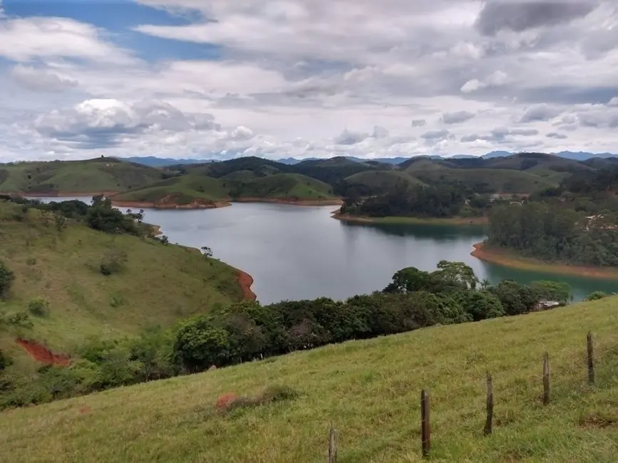 Sítio / Rancho com 8 quartos à venda, 300m2 em Sao Jose Dos Campos - SP - imagem 2 Foto 2 de Sítio / Rancho com 8 quartos à venda, 300m2 em Sao Jose Dos Campos - SP