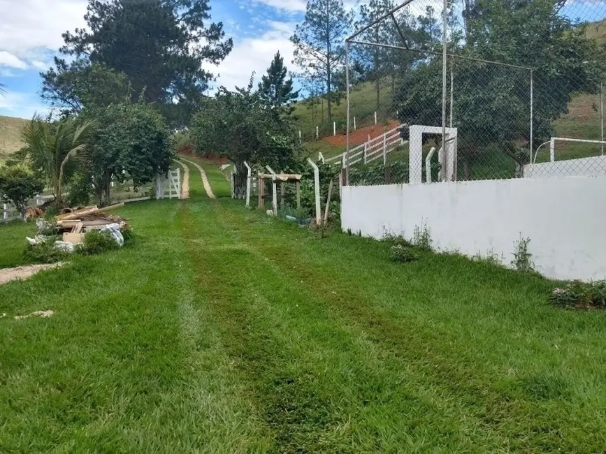 Sítio / Rancho com 8 quartos à venda, 300m2 em Sao Jose Dos Campos - SP - imagem 4 Foto 4 de Sítio / Rancho com 8 quartos à venda, 300m2 em Sao Jose Dos Campos - SP