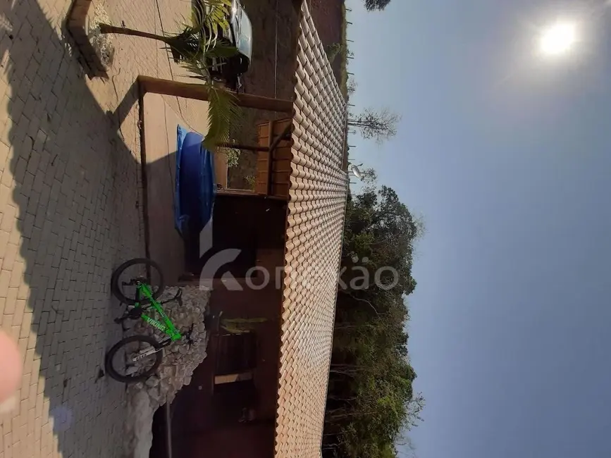 Sítio / Rancho com 4 quartos à venda, 200m2 em Centro, Paraibuna - SP - imagem 2 Foto 2 de Sítio / Rancho com 4 quartos à venda, 200m2 em Centro, Paraibuna - SP