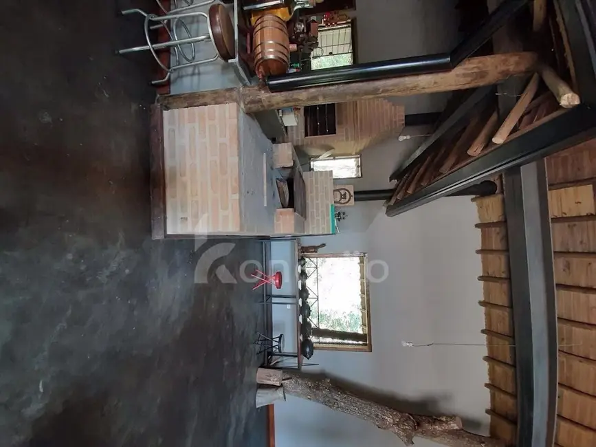 Sítio / Rancho com 4 quartos à venda, 200m2 em Centro, Paraibuna - SP - imagem 4 Foto 4 de Sítio / Rancho com 4 quartos à venda, 200m2 em Centro, Paraibuna - SP