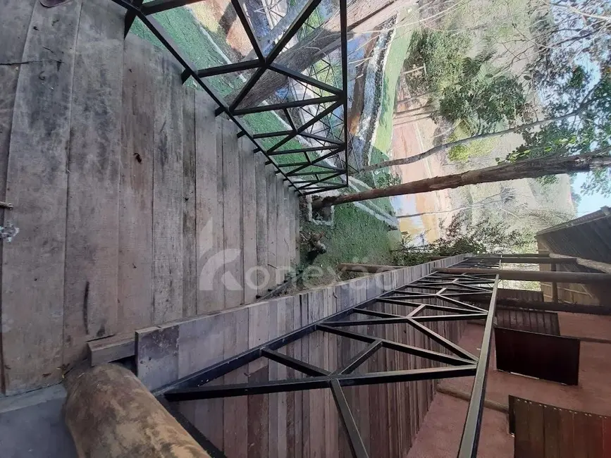 Sítio / Rancho com 4 quartos à venda, 200m2 em Centro, Paraibuna - SP - imagem 3 Foto 3 de Sítio / Rancho com 4 quartos à venda, 200m2 em Centro, Paraibuna - SP