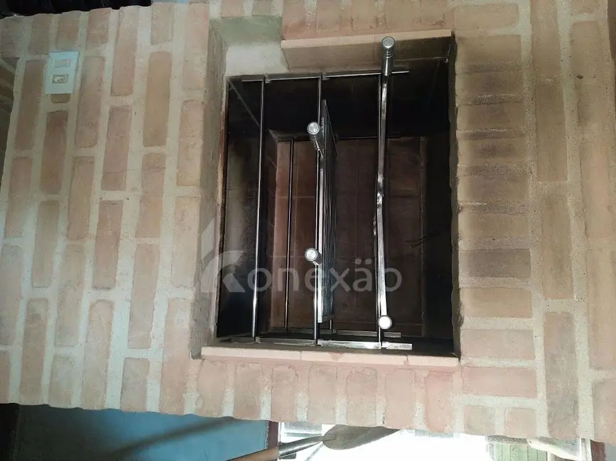 Sítio / Rancho com 4 quartos à venda, 200m2 em Centro, Paraibuna - SP - imagem 8 Foto 8 de Sítio / Rancho com 4 quartos à venda, 200m2 em Centro, Paraibuna - SP