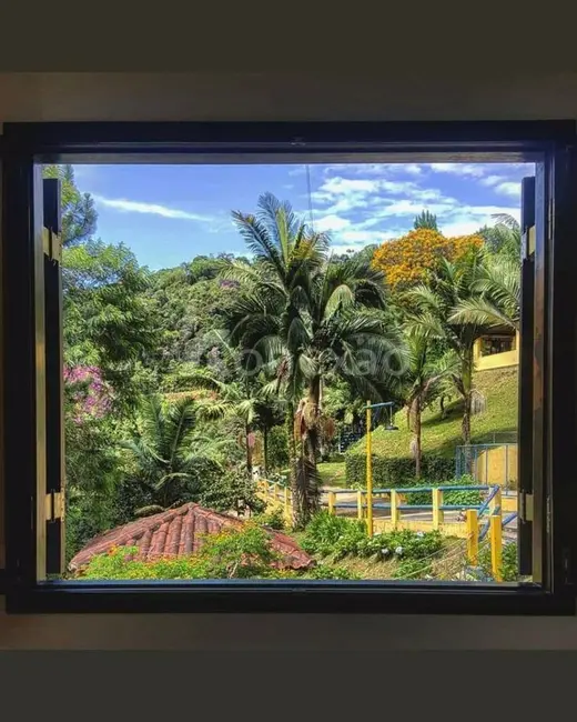 Sítio / Rancho com 3 quartos à venda, 200m2 em Centro, Paraibuna - SP - imagem 6 Foto 6 de Sítio / Rancho com 3 quartos à venda, 200m2 em Centro, Paraibuna - SP