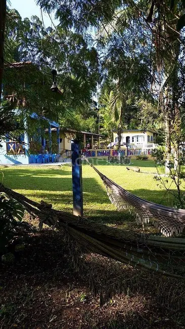 Sítio / Rancho com 3 quartos à venda, 200m2 em Centro, Paraibuna - SP - imagem 2 Foto 2 de Sítio / Rancho com 3 quartos à venda, 200m2 em Centro, Paraibuna - SP