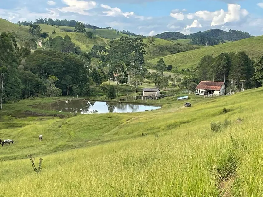 Foto 3 de Sítio / Rancho com 3 quartos à venda, 90m2 em Cunha - SP