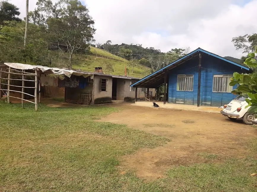 Sítio / Rancho com 2 quartos à venda, 100m2 em Centro, Paraibuna - SP - imagem 3 Foto 3 de Sítio / Rancho com 2 quartos à venda, 100m2 em Centro, Paraibuna - SP
