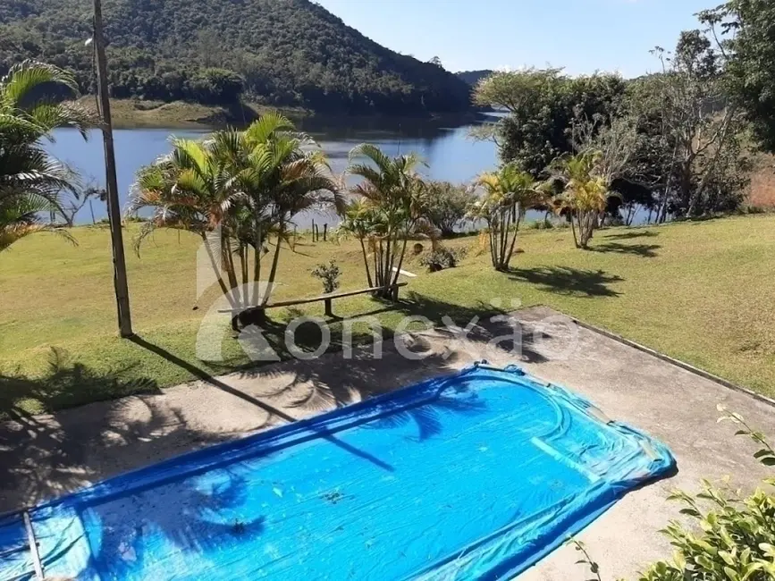 Chácara com 6 quartos à venda, 350m2 em Centro, Paraibuna - SP - imagem 3 Foto 3 de Chácara com 6 quartos à venda, 350m2 em Centro, Paraibuna - SP
