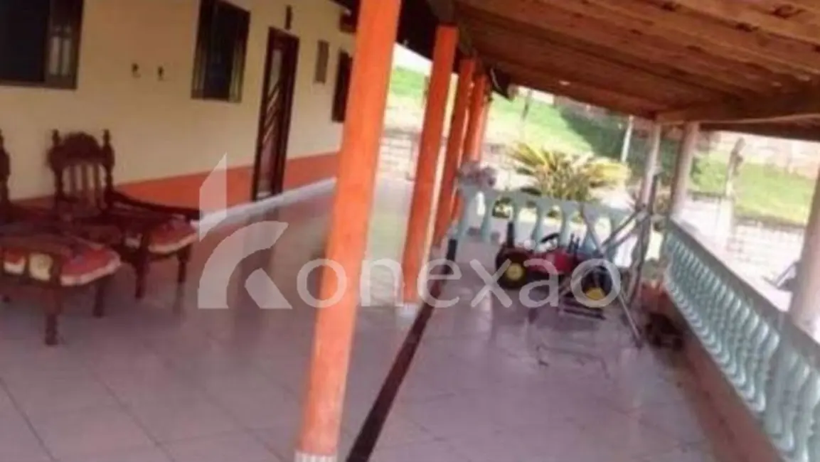 Chácara com 4 quartos à venda, 250m2 em Centro, Paraibuna - SP - imagem 2 Foto 2 de Chácara com 4 quartos à venda, 250m2 em Centro, Paraibuna - SP
