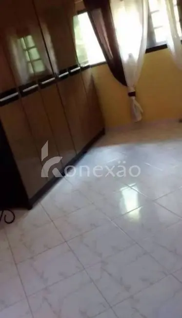 Chácara com 4 quartos à venda, 250m2 em Centro, Paraibuna - SP - imagem 4 Foto 4 de Chácara com 4 quartos à venda, 250m2 em Centro, Paraibuna - SP