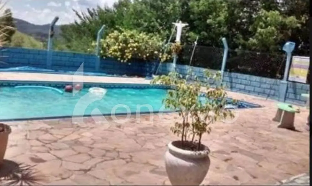 Chácara com 4 quartos à venda, 250m2 em Centro, Paraibuna - SP - imagem 1 Foto 1 de Chácara com 4 quartos à venda, 250m2 em Centro, Paraibuna - SP
