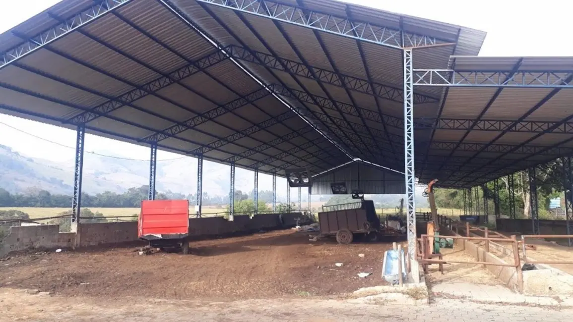 Foto 2 de Fazenda / Haras com 4 quartos à venda, 90m2 em Sao Lourenco - MG