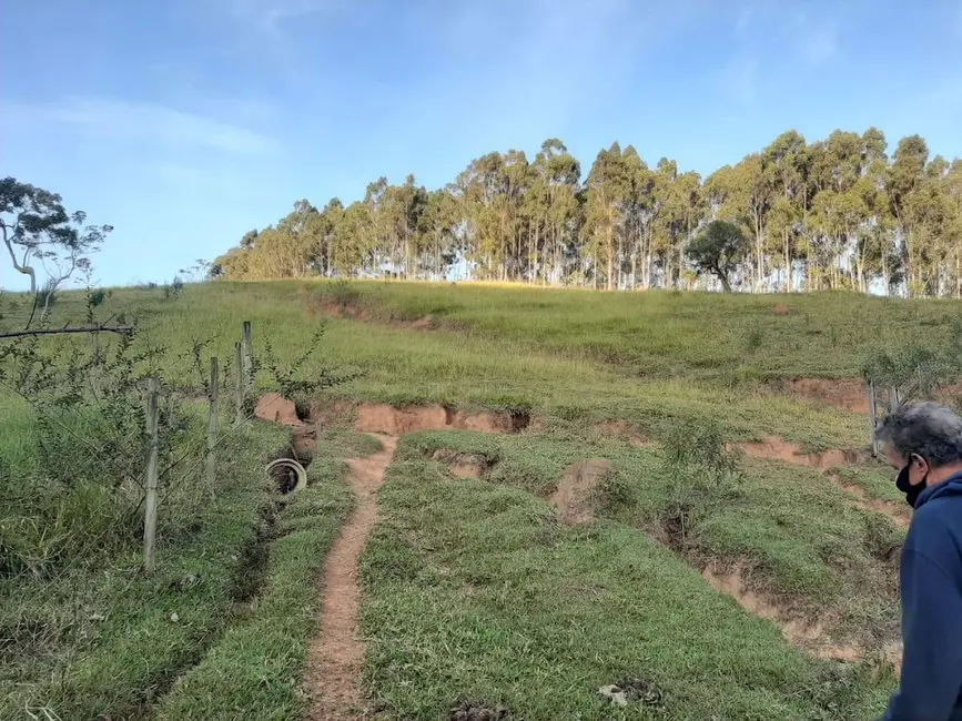 Foto 4 de Sítio / Rancho com 3 quartos à venda, 200m2 em Jambeiro - SP