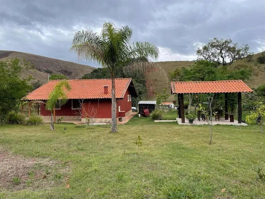Foto 1 de Sítio / Rancho com 3 quartos à venda, 100m2 em Centro, Guaratingueta - SP