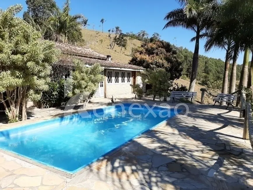 Sítio / Rancho com 3 quartos à venda, 200m2 em Paraibuna - SP - imagem 3 Foto 3 de Sítio / Rancho com 3 quartos à venda, 200m2 em Paraibuna - SP
