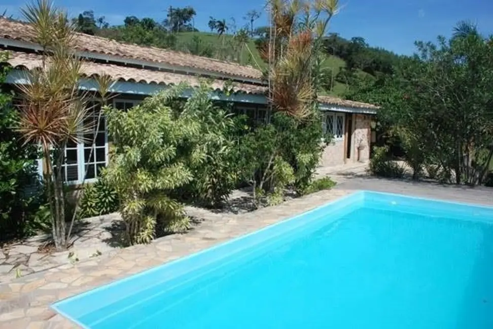 Sítio / Rancho com 3 quartos à venda, 200m2 em Paraibuna - SP - imagem 1 Foto 1 de Sítio / Rancho com 3 quartos à venda, 200m2 em Paraibuna - SP
