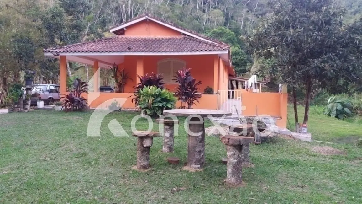 Chácara com 3 quartos à venda, 150m2 em Paraibuna - SP - imagem 1 Foto 1 de Chácara com 3 quartos à venda, 150m2 em Paraibuna - SP