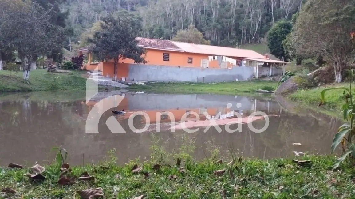 Chácara com 3 quartos à venda, 150m2 em Paraibuna - SP - imagem 2 Foto 2 de Chácara com 3 quartos à venda, 150m2 em Paraibuna - SP