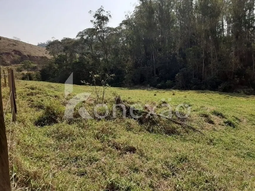 Sítio / Rancho com 3 quartos à venda, 200m2 em Paraibuna - SP - imagem 3 Foto 3 de Sítio / Rancho com 3 quartos à venda, 200m2 em Paraibuna - SP