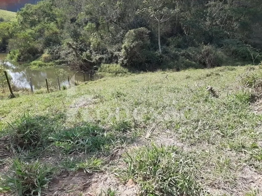 Sítio / Rancho com 3 quartos à venda, 200m2 em Paraibuna - SP - imagem 9 Foto 9 de Sítio / Rancho com 3 quartos à venda, 200m2 em Paraibuna - SP