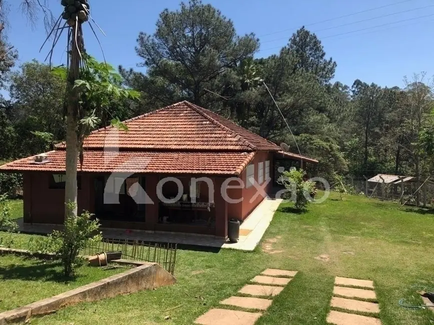 Sítio / Rancho com 3 quartos à venda, 200m2 em Paraibuna - SP - imagem 1 Foto 1 de Sítio / Rancho com 3 quartos à venda, 200m2 em Paraibuna - SP