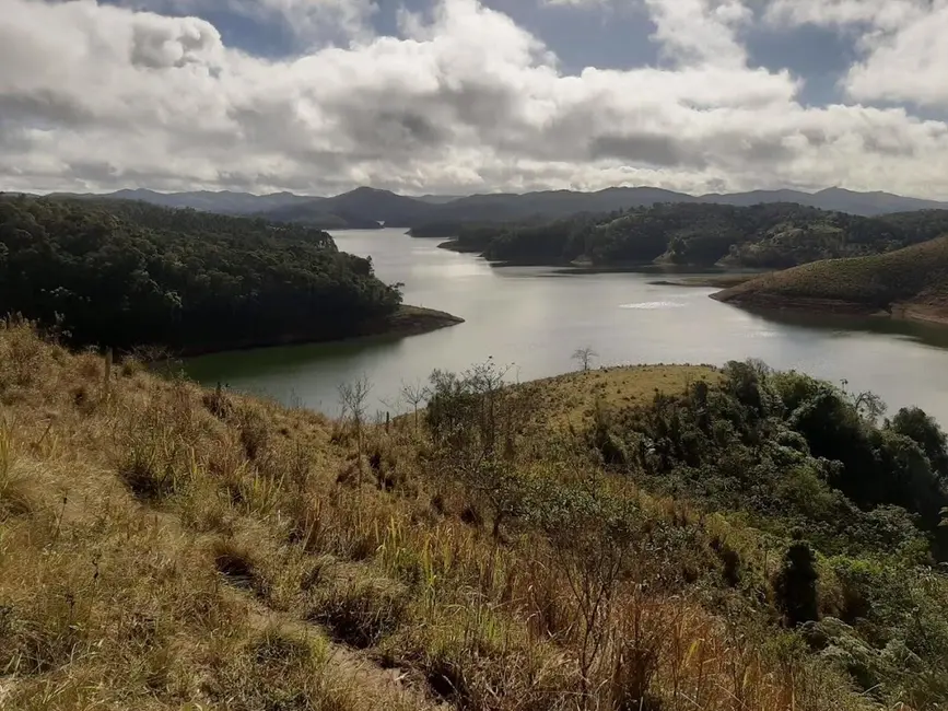 Sítio / Rancho com 1 quarto à venda, 90m2 em Centro, Paraibuna - SP - imagem 1 Foto 1 de Sítio / Rancho com 1 quarto à venda, 90m2 em Centro, Paraibuna - SP