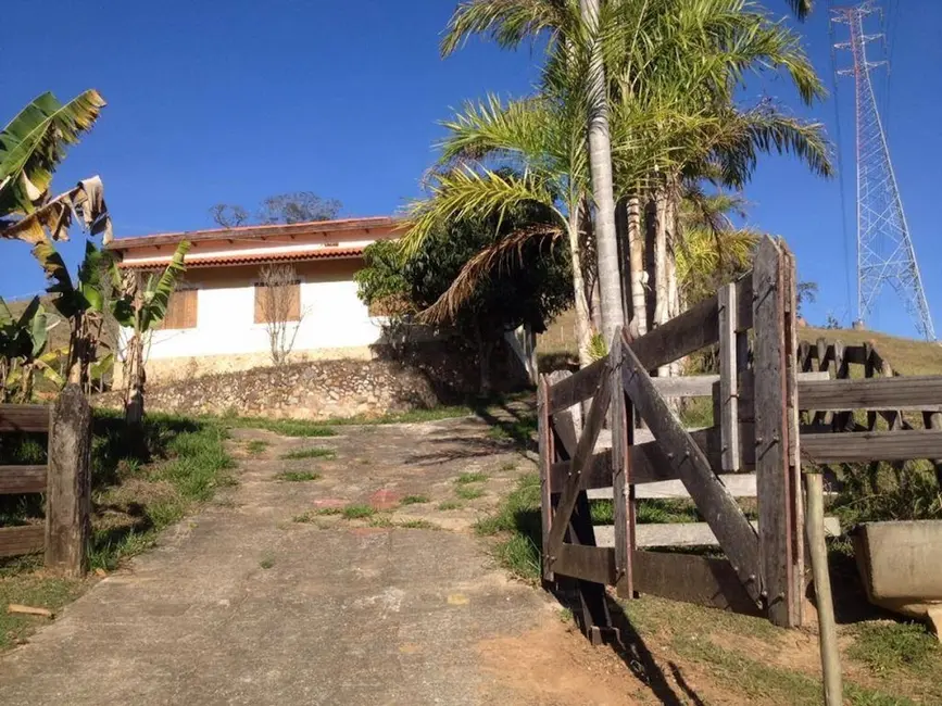 Sítio / Rancho com 3 quartos à venda, 100m2 em Centro, Paraibuna - SP - imagem 5 Foto 5 de Sítio / Rancho com 3 quartos à venda, 100m2 em Centro, Paraibuna - SP