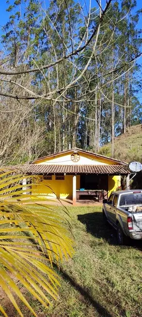 Chácara com 2 quartos à venda em Centro, Paraibuna - SP - imagem 5 Foto 5 de Chácara com 2 quartos à venda em Centro, Paraibuna - SP