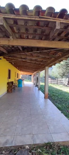 Chácara com 2 quartos à venda em Centro, Paraibuna - SP - imagem 4 Foto 4 de Chácara com 2 quartos à venda em Centro, Paraibuna - SP