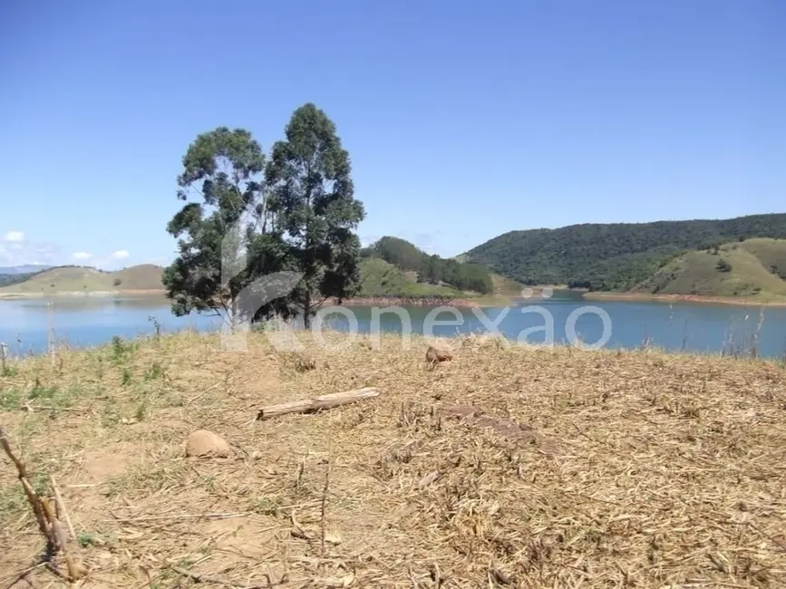 Fazenda / Haras com 4 quartos à venda, 200m2 em Centro, Paraibuna - SP - imagem 5 Foto 5 de Fazenda / Haras com 4 quartos à venda, 200m2 em Centro, Paraibuna - SP