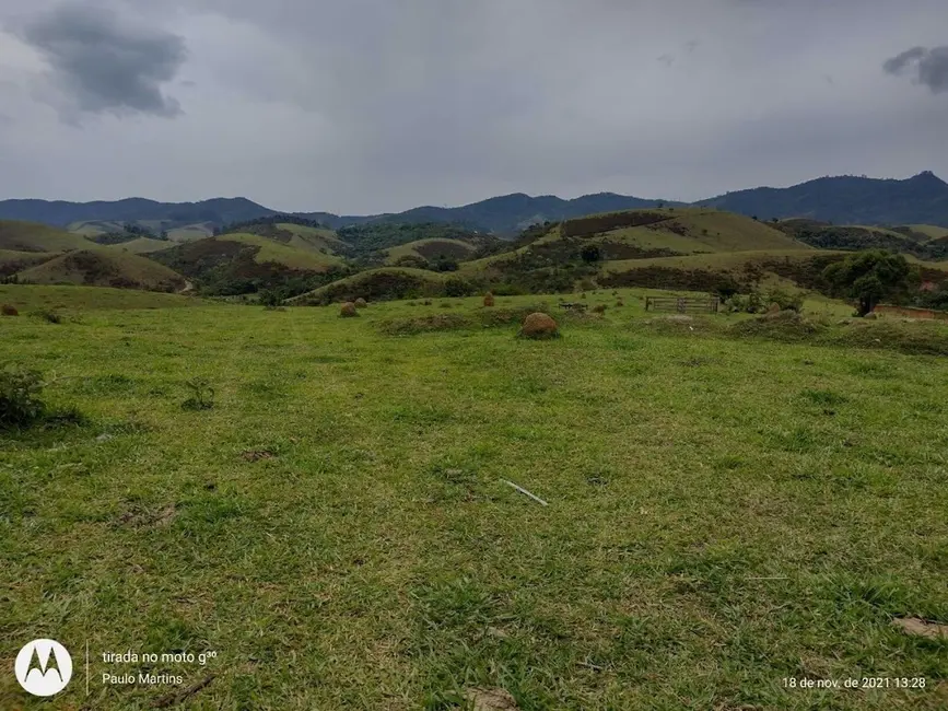 Foto 2 de Fazenda / Haras com 1 quarto à venda, 100m2 em Vila Santos, Cacapava - SP