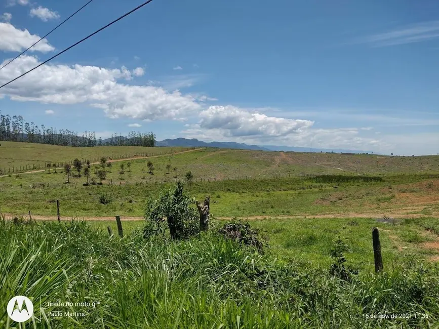 Foto 1 de Fazenda / Haras com 1 quarto à venda, 100m2 em Vila Santos, Cacapava - SP