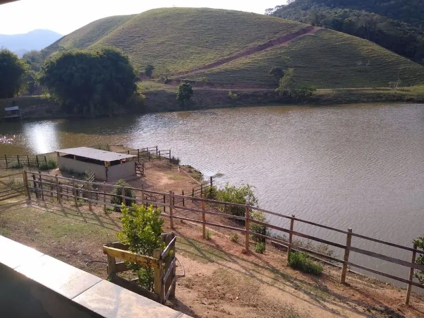 Foto 1 de Fazenda / Haras com 3 quartos à venda, 200m2 em Vila Resende, Cacapava - SP