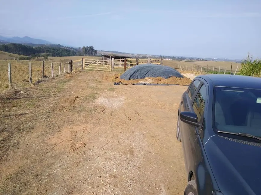 Foto 6 de Fazenda / Haras com 3 quartos à venda, 200m2 em Vila Resende, Cacapava - SP