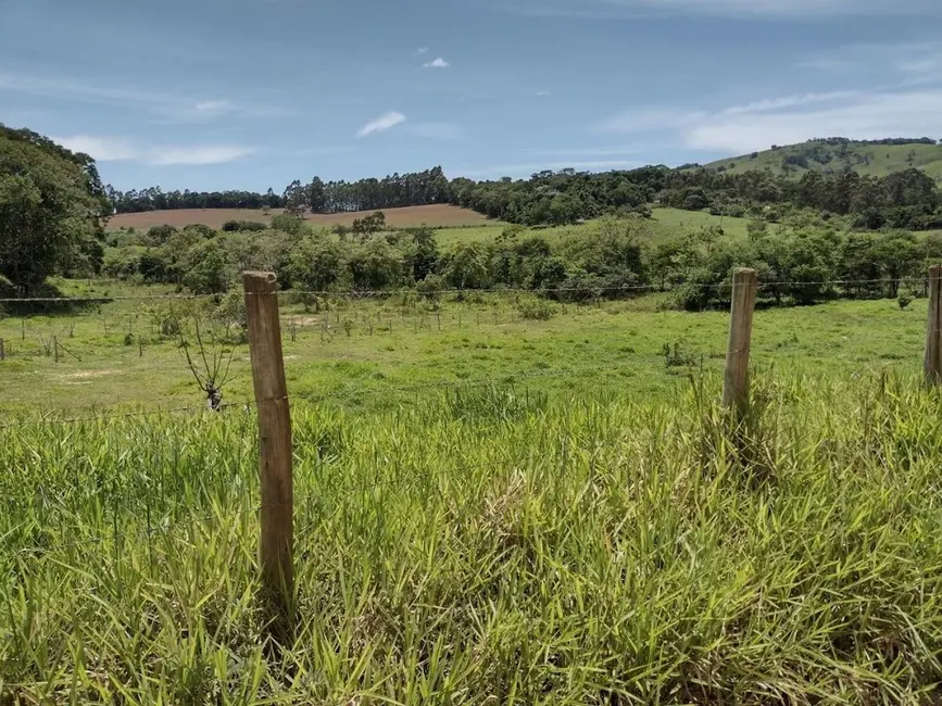 Sítio / Rancho com 2 quartos à venda, 100m2 em Centro, Paraibuna - SP - imagem 3 Foto 3 de Sítio / Rancho com 2 quartos à venda, 100m2 em Centro, Paraibuna - SP